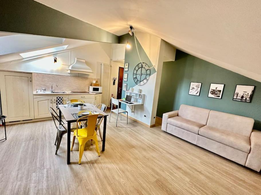 63 Passi Dal Lago In Centro By Revenue House โกโม ภายนอก รูปภาพ
